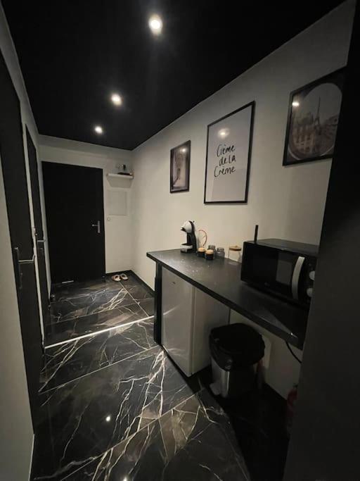 La Suite Prestige Jacuzzi,Sauna,Netflix,Disney Amiens Exterior photo
